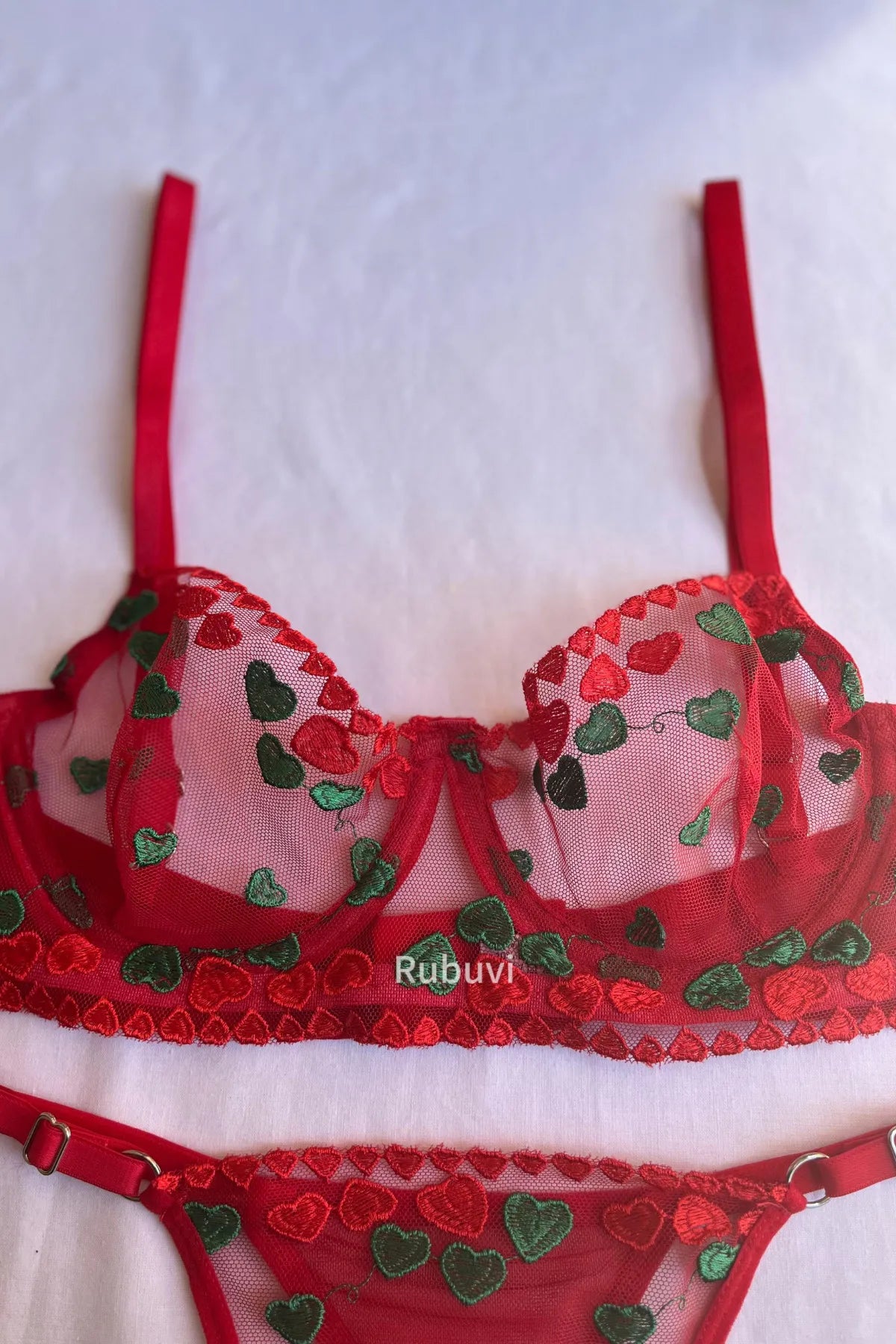 Rotes Damen-BH-Unterwäsche-Set mit grünem Herz und Bügel-Spitze-Bralette, Mitgift-Kleidung